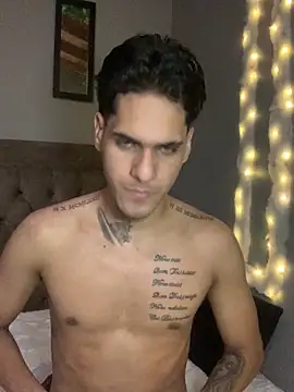 Snapshot of Marvinhenao91 chatting on October 24, 10:17 pm Marvinhenao91 online show from October 24, 10:17 pm