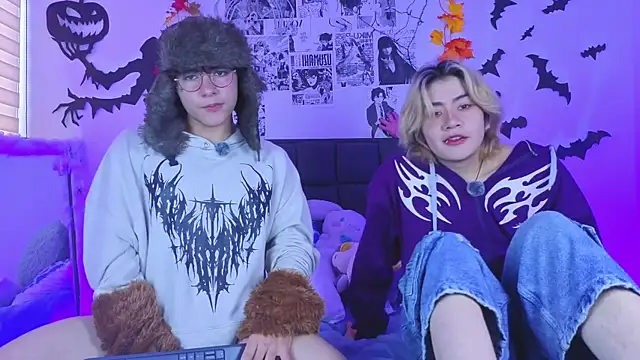 Snapshot of Vamps_Lovers chatting on October 18, 2:07 pm Vamps Lovers online show from October 18, 2:07 pm