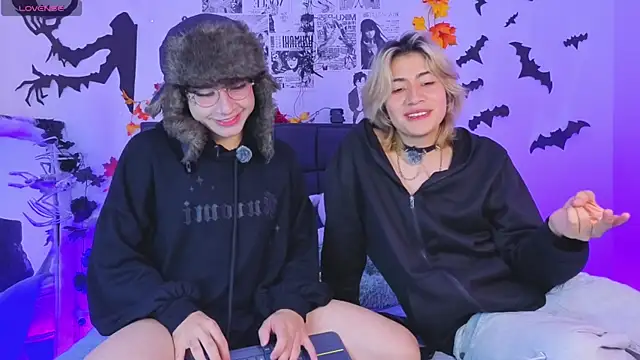 Snapshot of Vamps_Lovers chatting on November 3, 1:23 pm Vamps Lovers online show from November 3, 1:23 pm