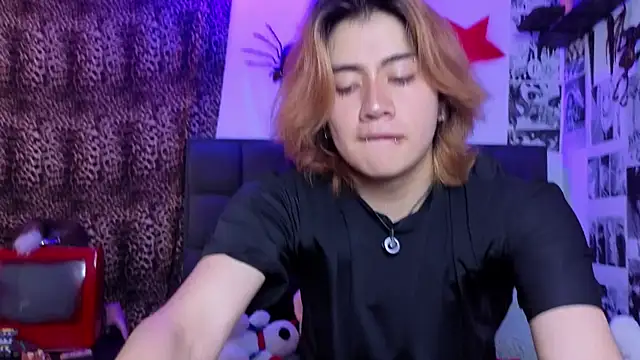 Snapshot of Vamps_Lovers chatting on December 3, 8:07 pm Vamps Lovers online show from December 3, 8:07 pm