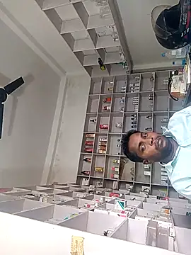 Snapshot of blackdick44 chatting on October 31, 8:37 am blackdick44 online show from October 31, 8:37 am