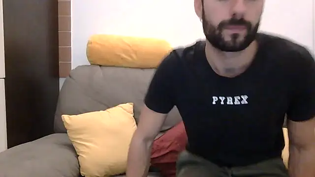 Amicisegreti online show from November 7, 9:26 pm