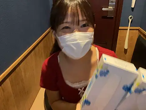 Snapshot of hikiwarinatto_xoxo chatting on September 21, 5:42 am hikiwarinatto xoxo online show from September 21, 5:42 am