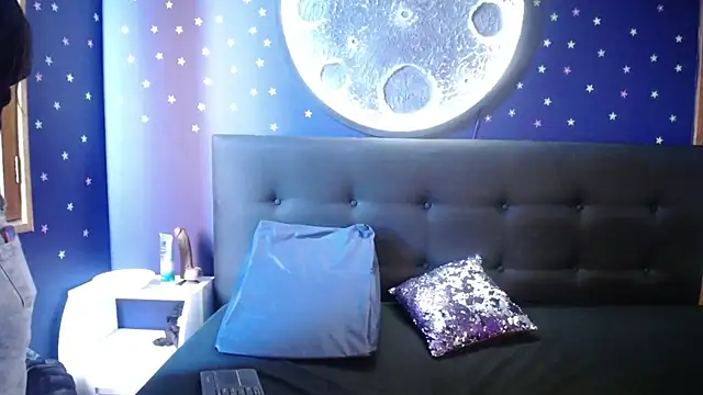 Olivia11  online show from September 12, 1:00 pm