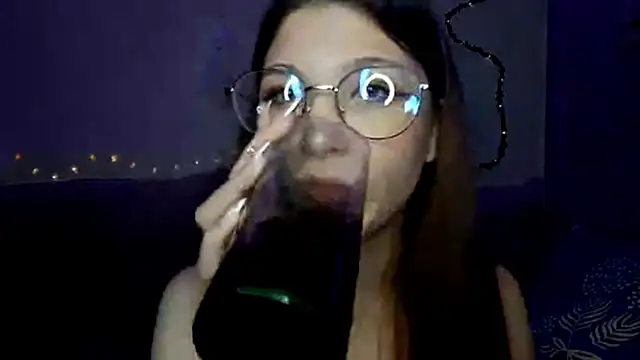 Snapshot of MiaamaLoveLyslt chatting on September 16, 5:03 pm MiaamaLoveLyslt online show from September 16, 5:03 pm