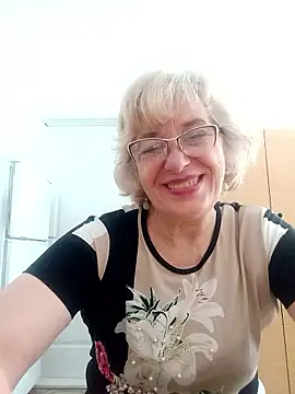 Snapshot of 52MiaLove02 chatting on May 8, 5:02 am 52MiaLove02 online show from May 8, 5:02 am