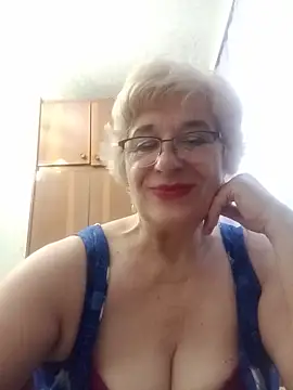 Snapshot of 52MiaLove02 chatting on May 27, 3:47 am 52MiaLove02 online show from May 27, 3:47 am