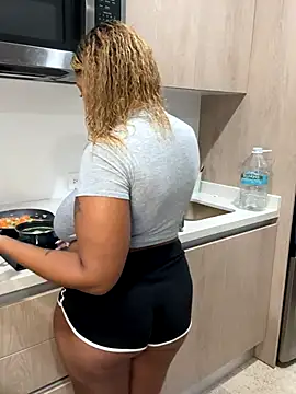 x deluLuz x online show from October 16, 3:07 am