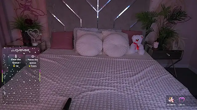 MirielleNymph online show from February 12, 1:39 pm