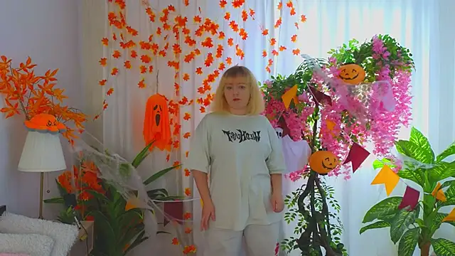 Snapshot of DianaJacobs chatting on November 8, 11:32 am DianaJacobs online show from November 8, 11:32 am