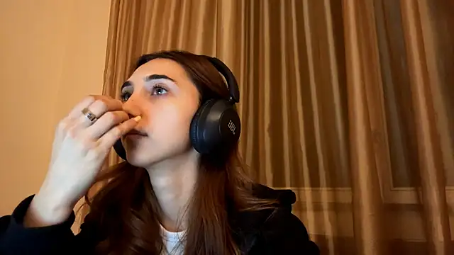 Snapshot of LinaMour chatting on September 14, 10:31 pm LinaMour online show from September 14, 10:31 pm