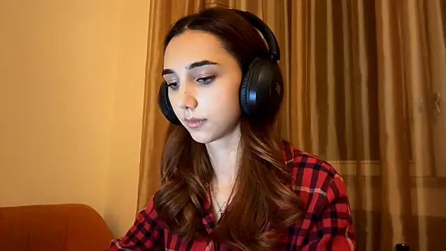 Snapshot of LinaMour chatting on September 17, 10:22 pm LinaMour online show from September 17, 10:22 pm