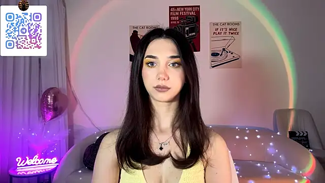 Snapshot of LinaMour chatting on May 5, 10:18 pm LinaMour online show from May 5, 10:18 pm
