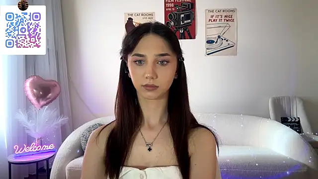 Snapshot of LinaMour chatting on May 18, 4:07 am LinaMour online show from May 18, 4:07 am