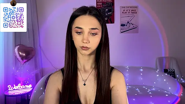Snapshot of LinaMour chatting on May 19, 1:56 am LinaMour online show from May 19, 1:56 am