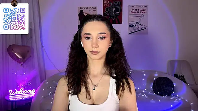 Snapshot of LinaMour chatting on June 8, 10:32 pm LinaMour online show from June 8, 10:32 pm