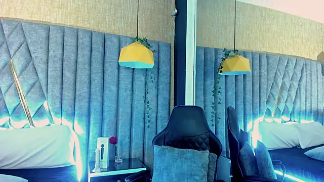 SkylerBloomm online show from March 2, 3:41 am