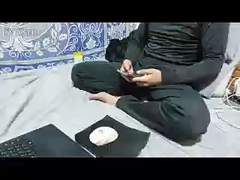 yazinyazin1 online show from February 11, 5:34 am