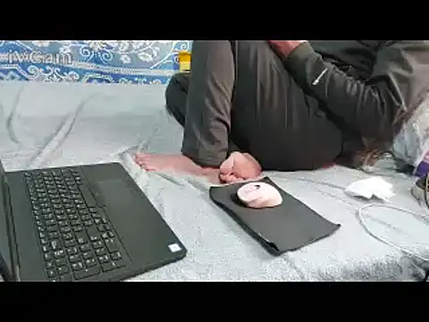 yazinyazin1 online show from February 19, 1:07 pm