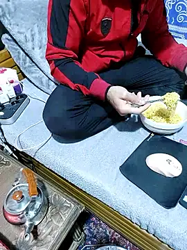 yazinyazin1 online show from March 7, 9:01 pm