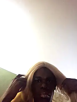 Snapshot of Cocoaversace302 chatting on October 21, 9:26 pm Cocoaversace302 online show from October 21, 9:26 pm