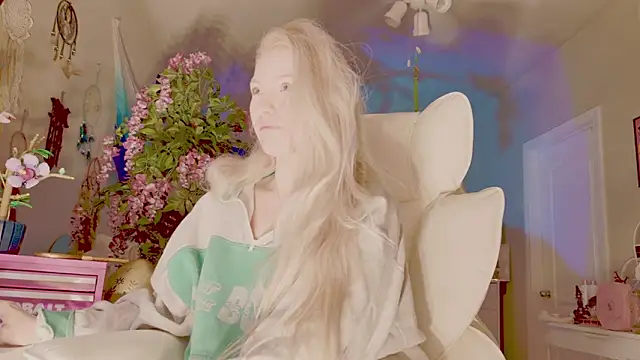 Talulaa online show from March 7, 2:19 am