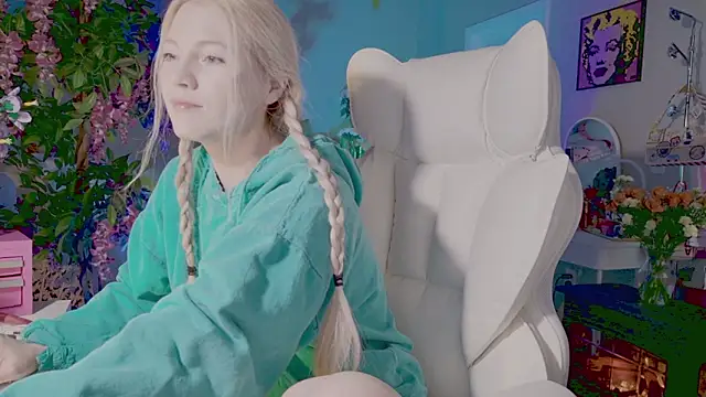 Talulaa online show from April 17, 9:07 pm