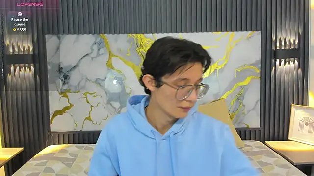 SantiagoRusso18 online show from December 5, 3:04 am