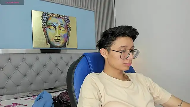 Snapshot of SantiagoRusso18 chatting on April 22, 5:36 pm SantiagoRusso18 online show from April 22, 5:36 pm