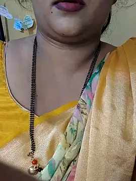 Snapshot of Angel0731 chatting on April 28, 7:57 am Angel0731 online show from April 28, 7:57 am
