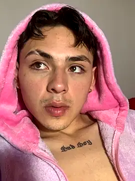 Snapshot of Vittorio_19 chatting on September 12, 7:52 am Vittorio 19 online show from September 12, 7:52 am