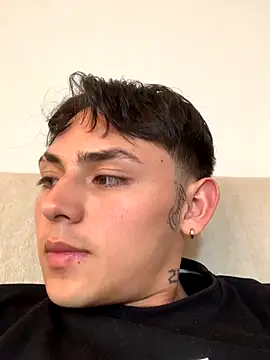 Snapshot of Vittorio_19 chatting on September 12, 7:58 pm Vittorio 19 online show from September 12, 7:58 pm