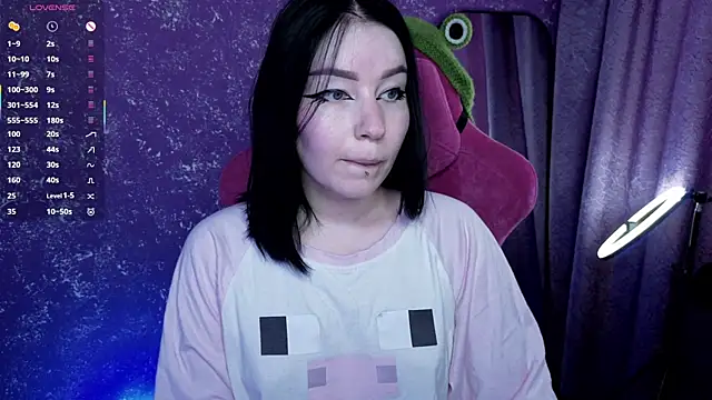 Snapshot of MargarettRose chatting on June 6, 6:29 am MargarettRose online show from June 6, 6:29 am