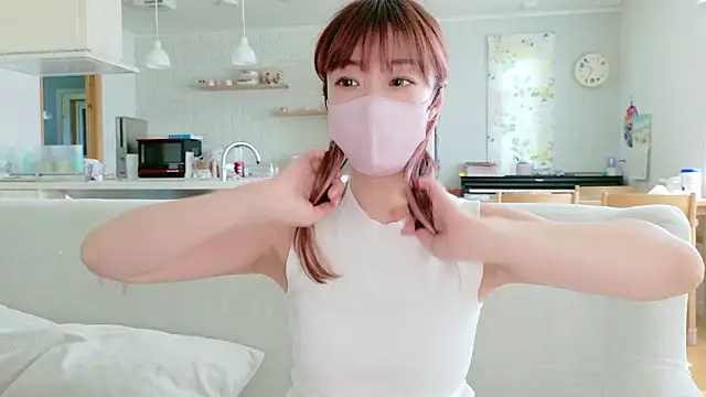 Snapshot of SUZU_1201 chatting on May 14, 1:34 am SUZU 1201 online show from May 14, 1:34 am