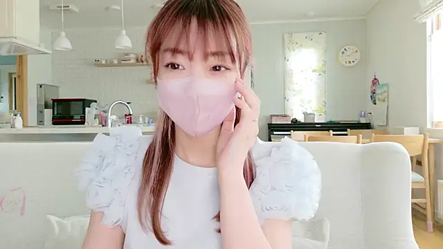 Snapshot of SUZU_1201 chatting on May 18, 12:07 am SUZU 1201 online show from May 18, 12:07 am