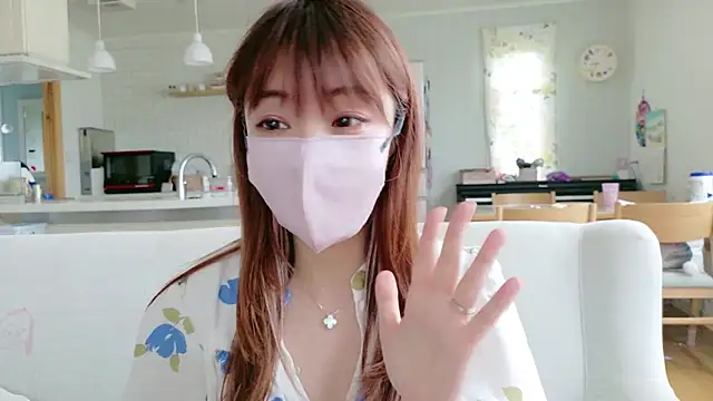 Snapshot of SUZU_1201 chatting on May 28, 11:35 pm SUZU 1201 online show from May 28, 11:35 pm