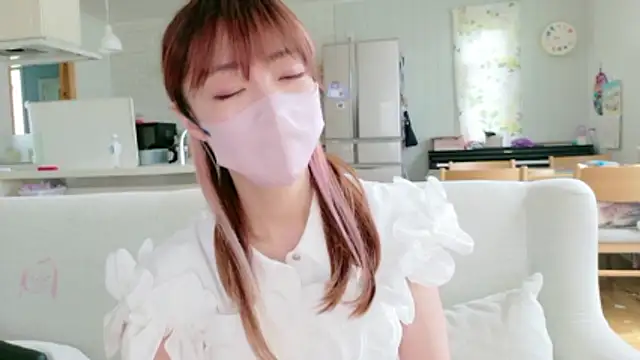 Snapshot of SUZU_1201 chatting on May 31, 12:41 am SUZU 1201 online show from May 31, 12:41 am