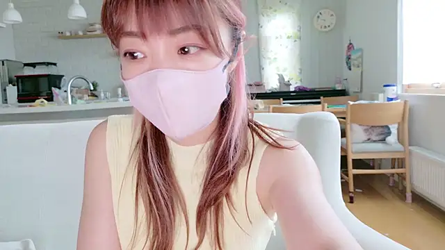 Snapshot of SUZU_1201 chatting on June 9, 12:33 am SUZU 1201 online show from June 9, 12:33 am