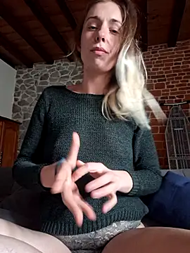 Snapshot of SexyAlya chatting on October 5, 3:54 pm SexyAlya online show from October 5, 3:54 pm