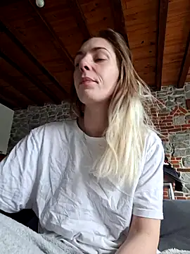 Snapshot of SexyAlya chatting on December 3, 10:13 am SexyAlya online show from December 3, 10:13 am