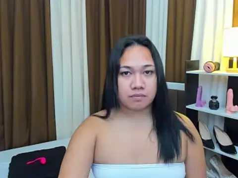 TsUncutKaren online show from October 24, 8:49 pm