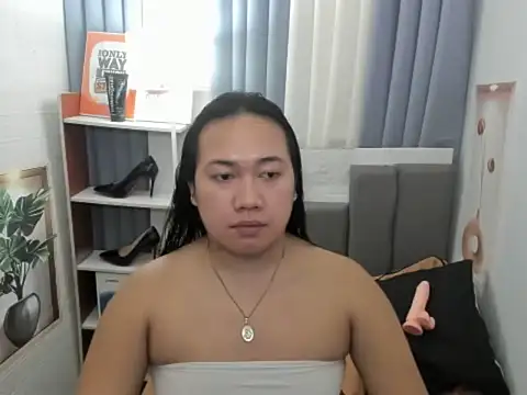 TsUncutKaren online show from December 16, 5:07 pm