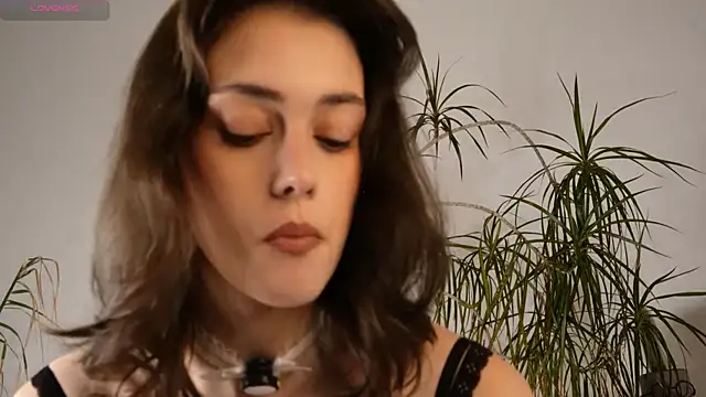 Snapshot of ttragedienne chatting on October 16, 1:23 pm ttragedienne online show from October 16, 1:23 pm