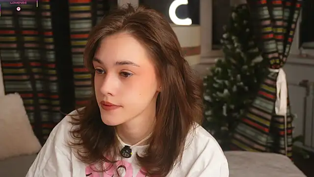 Snapshot of ttragedienne chatting on December 23, 3:15 am ttragedienne online show from December 23, 3:15 am