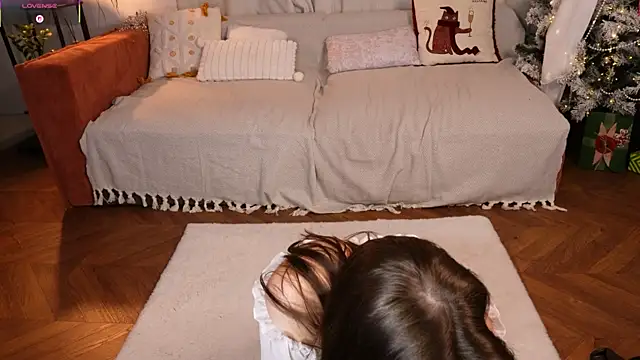 Snapshot of ttragedienne chatting on January 9, 3:53 am ttragedienne online show from January 9, 3:53 am