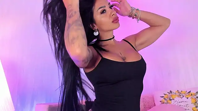 Snapshot of RileyNox chatting on February 3, 2:53 am RileyNox online show from February 3, 2:53 am