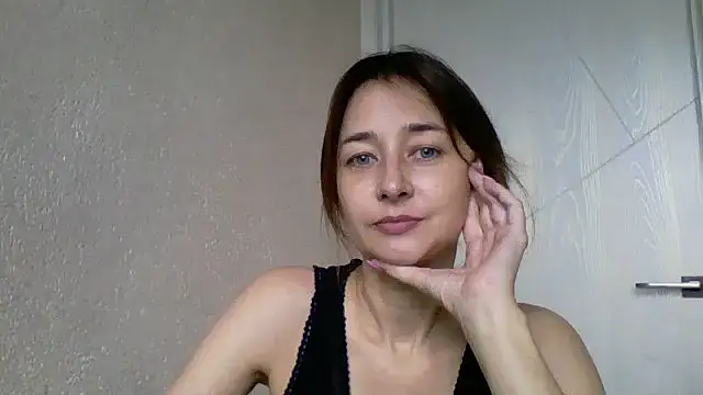 Avenique online show from October 9, 1:20 pm