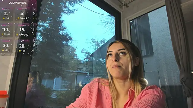 Ella Vee online show from November 20, 6:02 am