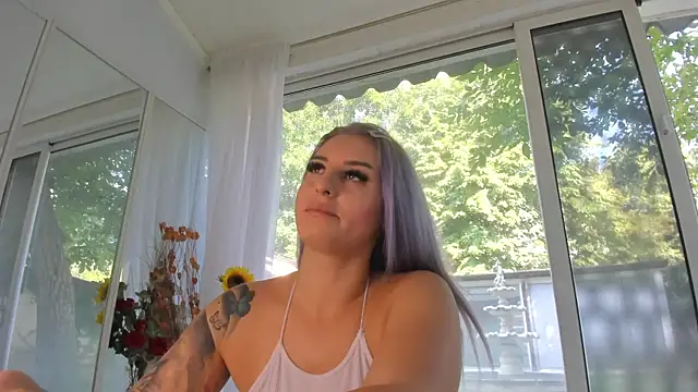 Snapshot of Ella_Vee chatting on July 19, 7:01 am Ella Vee online show from July 19, 7:01 am