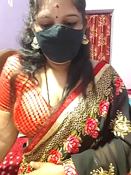 luci-queen online show from September 15, 5:02 pm